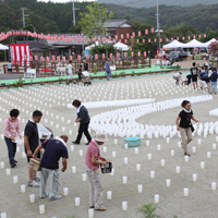 灯火会カップ並べ